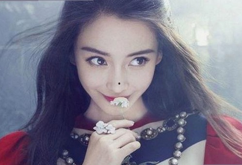 体操冠军吴柳芳恋爱丑闻引爆热议，网络版权纠纷暗潮涌动