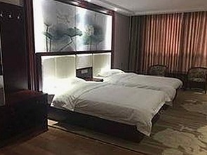 吉林警花张津瑜再爆多段私密视频，厕所门事件引发热议