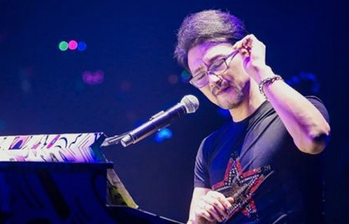 最新娱乐热点：某明星绯闻事件引发热议！